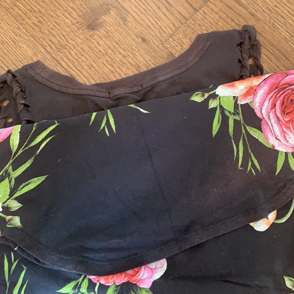 Graphic Tank - Picture 7 of 7